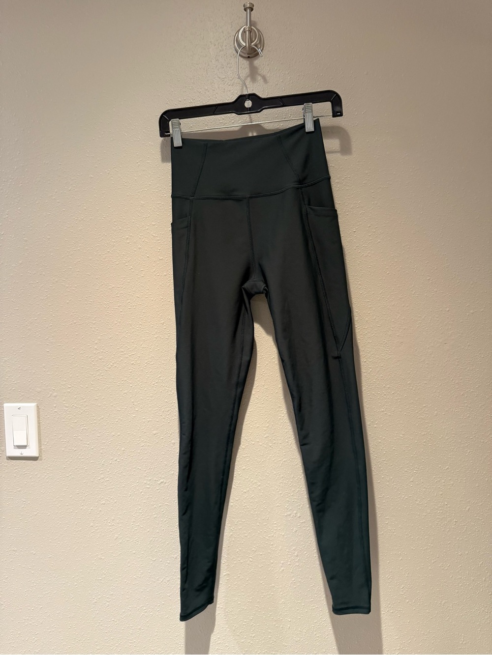Kinesis Olive Green High Waisted Leggings Side Phone Pockets Activewear small